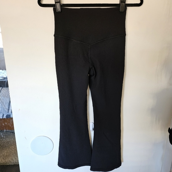 EUC Athleta Elation Rib Crop Flare Sz Small Petite Black - Picture 6 of 15